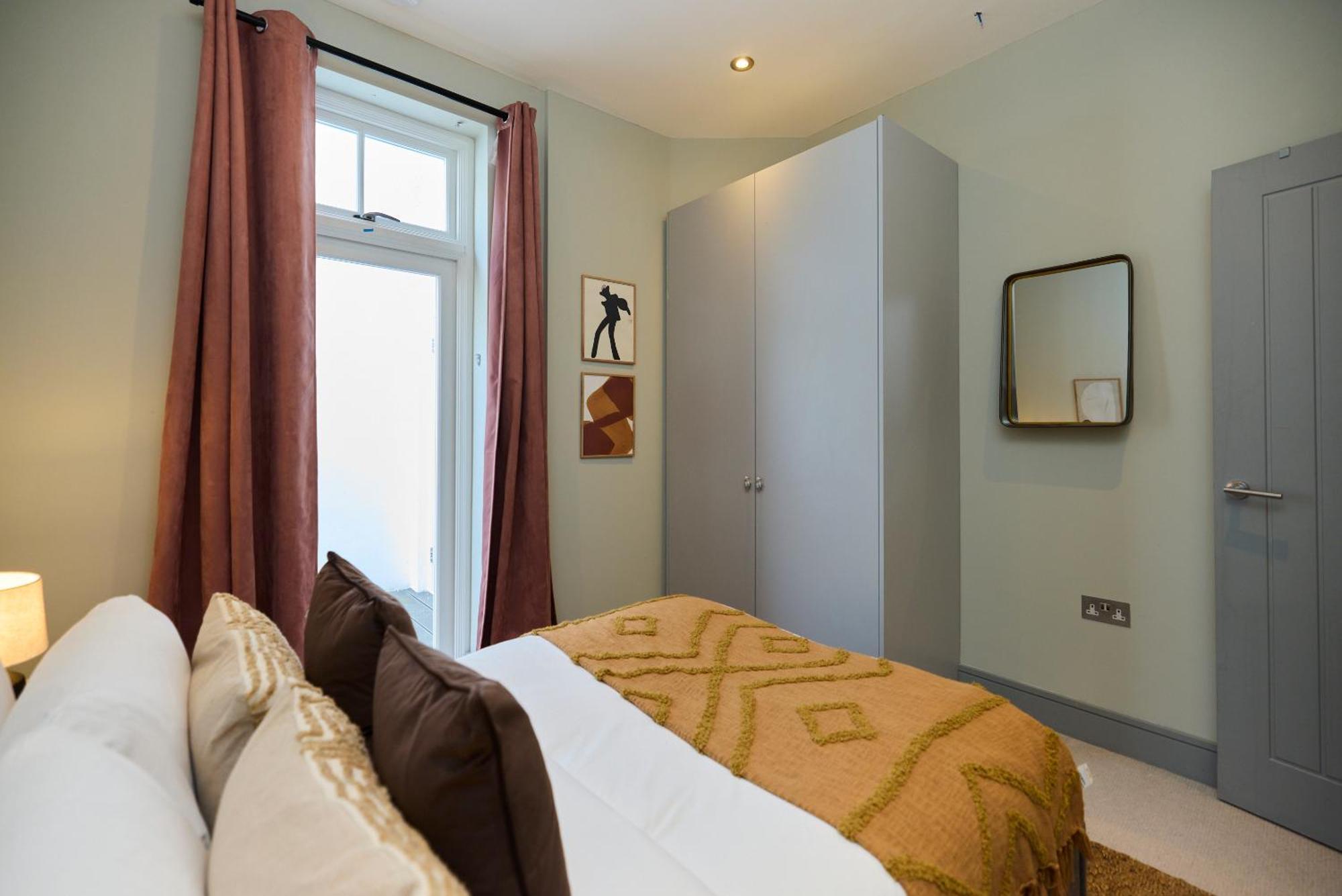 The Putney Hideaway - Modern And Elegant 3bdr Flat With Patio Londres