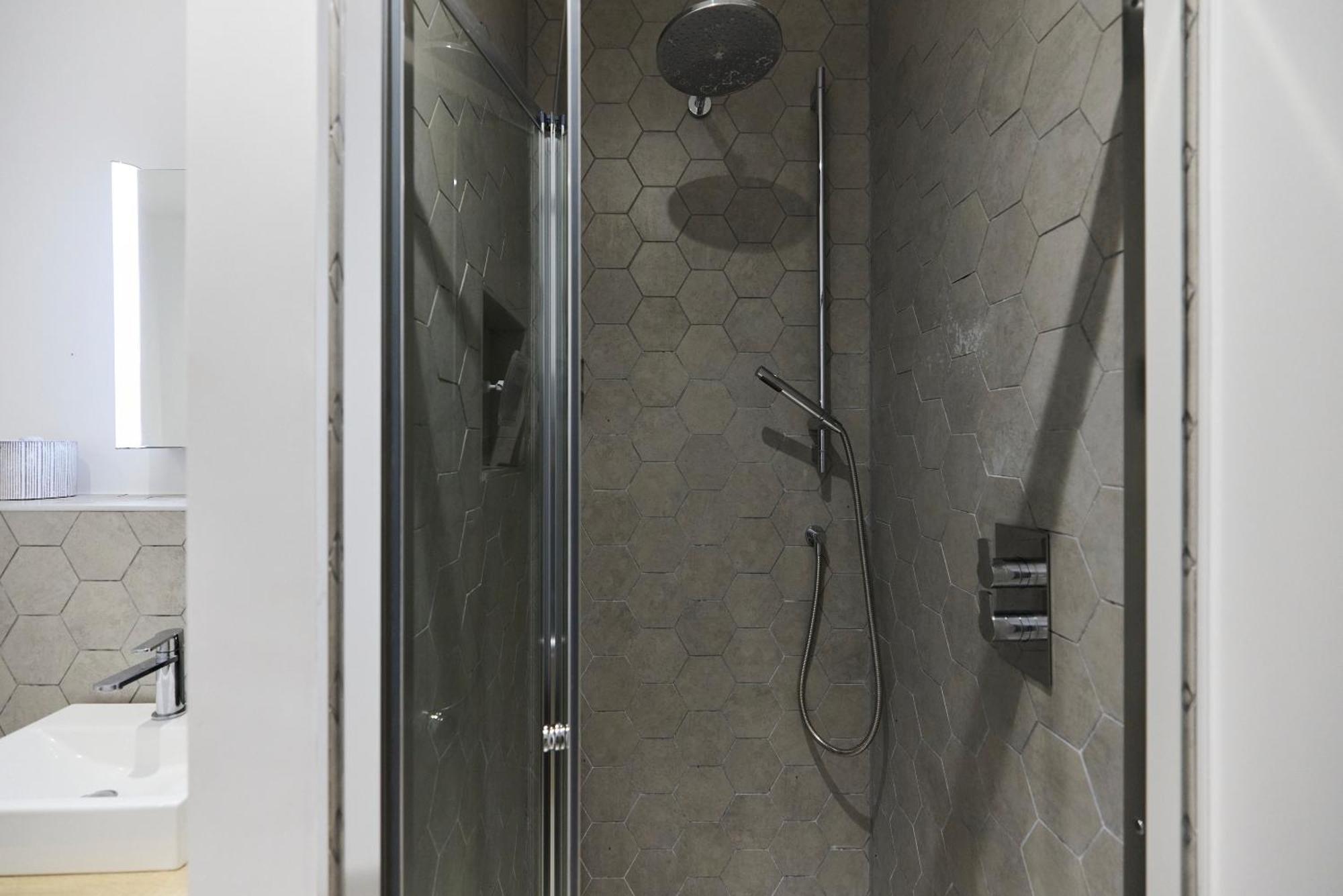 The Putney Hideaway - Modern And Elegant 3bdr Flat With Patio Apartamento Londres